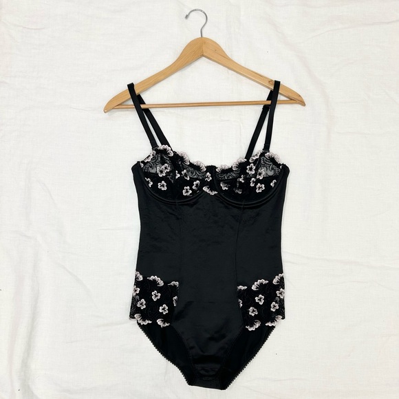 Marks & Spencer Wired Bodysuit Shapewear - Picture 5 of 11